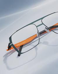 OVVO Optics frame showing the screwless hinge and wood temple detail